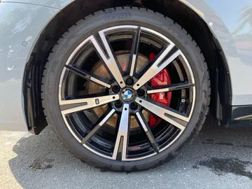 Car image 40