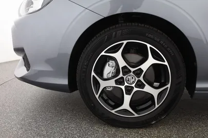 Car image 31