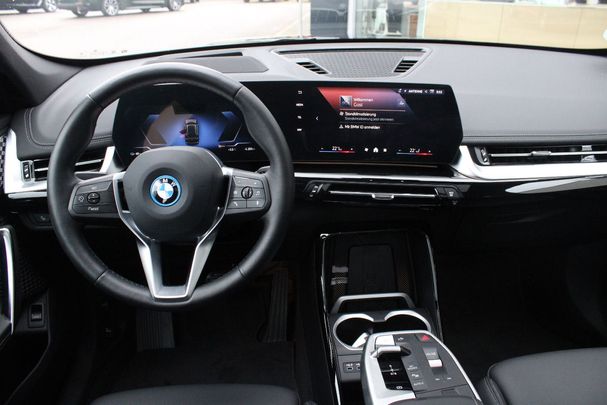 BMW iX1 eDrive20 xLine 150 kW image number 8