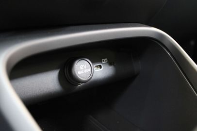 Car image 33