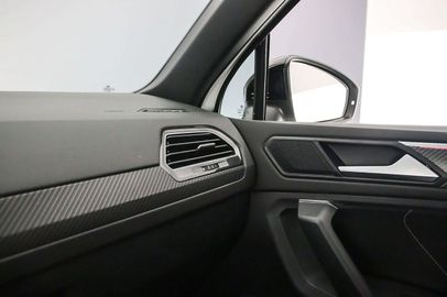 Car image 38