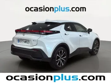 Car image 3