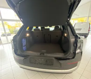 Car image 27