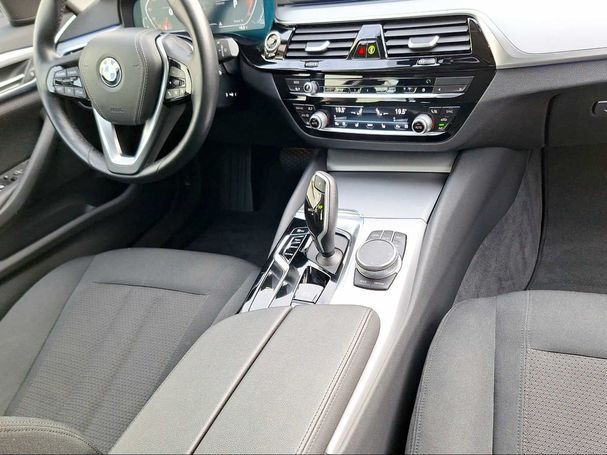 BMW 520d Touring 140 kW image number 13