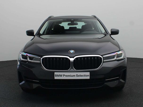 BMW 520i Touring 135 kW image number 2