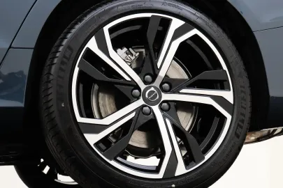 Car image 39