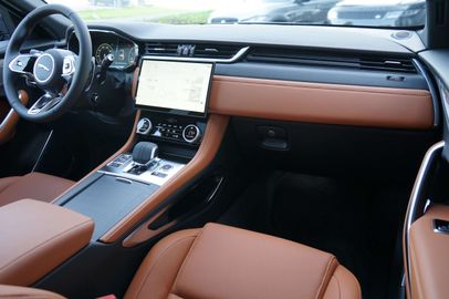 Car image 30