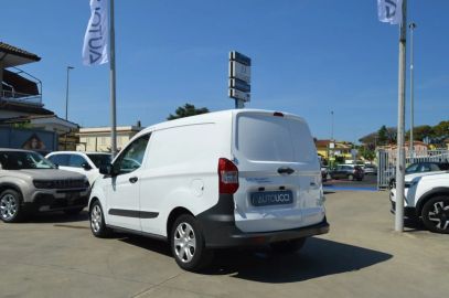 Car image 21
