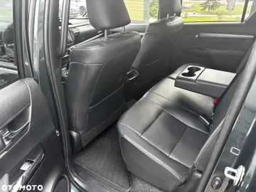 Car image 26