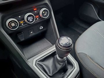 Car image 38