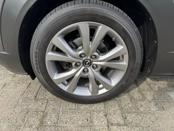 Car image 29