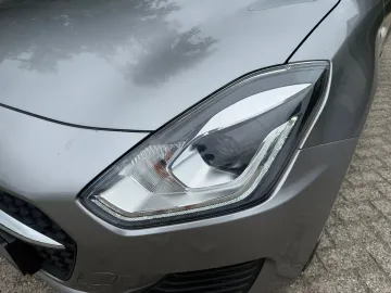Car image 30