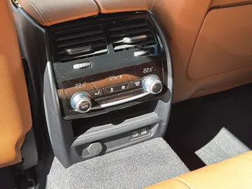 Car image 39