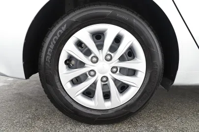 Car image 43