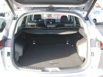 Car image 28