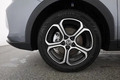 Car image 30