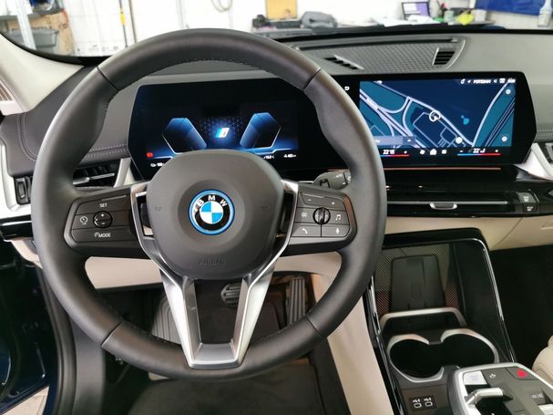 BMW iX1 xDrive30 xLine 230 kW image number 6