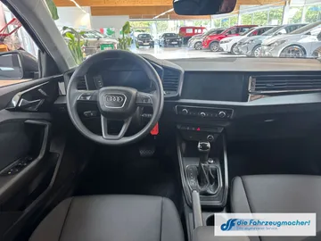 Car image 26