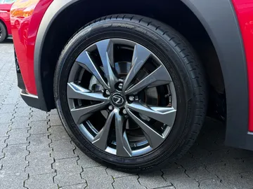 Car image 34