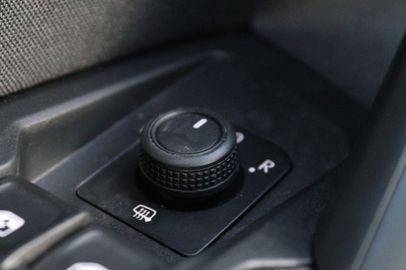 Car image 33