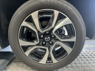 Car image 13