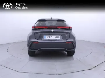 Car image 3