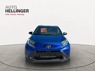 Car image 3