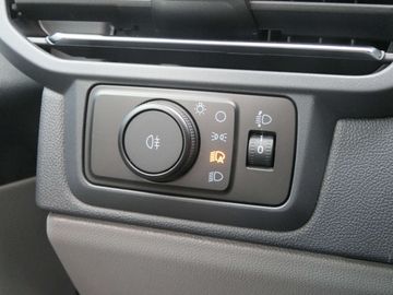 Car image 37