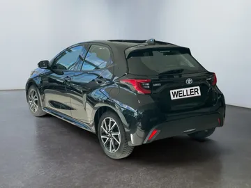 Car image 5