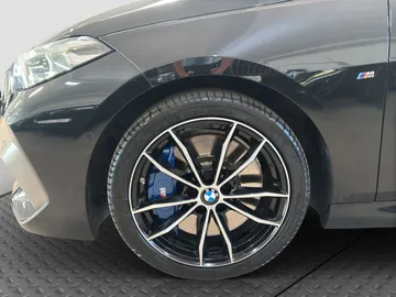 Car image 36
