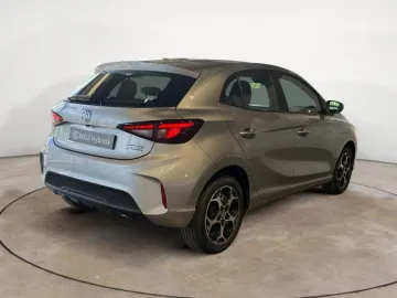 Car image 26