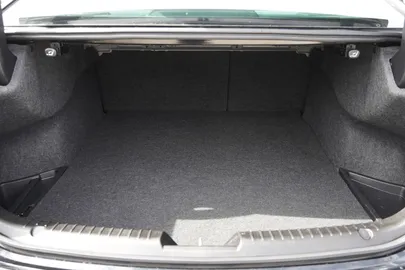 Car image 32