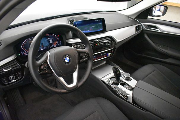 BMW 520i Touring 135 kW image number 28