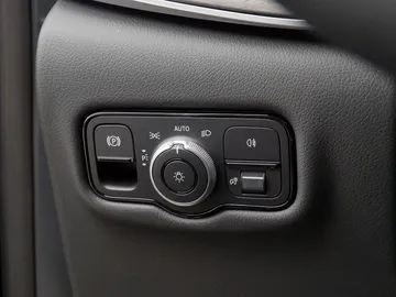 Car image 34