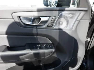 Car image 46