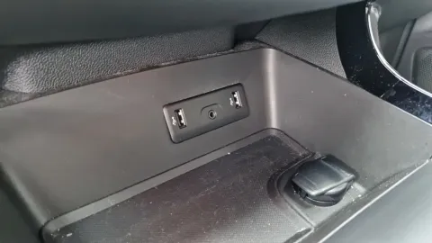 Car image 29