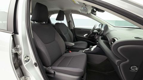 Car image 4