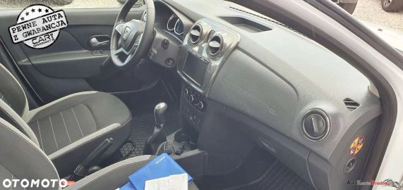 Car image 35