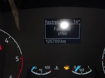 Car image 28