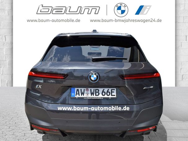 BMW iX xDrive40 240 kW image number 6