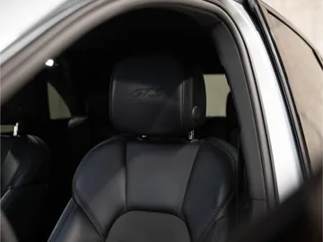 Car image 38