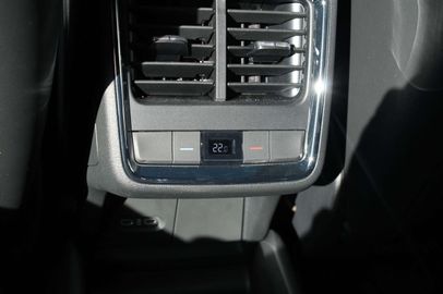 Car image 35