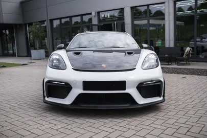 Car image 4