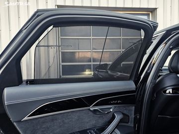 Car image 29