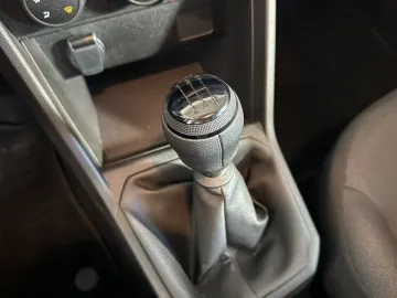 Car image 29