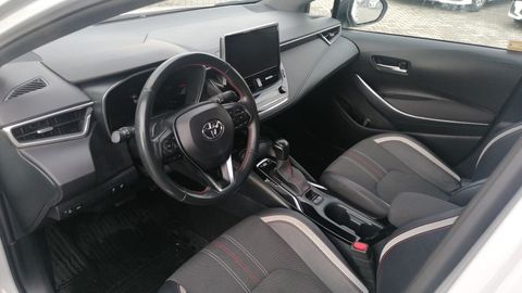 Car image 14