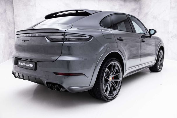 Porsche Cayenne Coupé E-Hybrid GT 340 kW image number 3