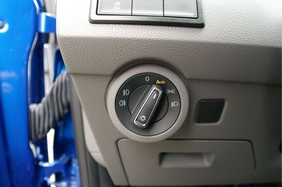 Car image 36