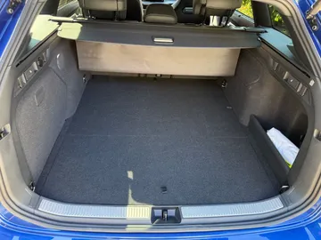 Car image 34