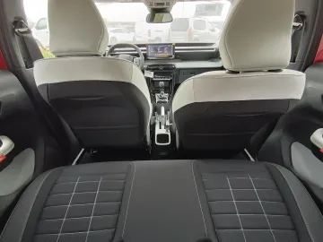 Car image 13